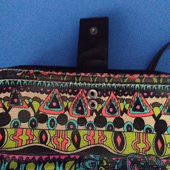 Sakroots Zip Around Wallet w/ Detachable Long Strap Large Slide Pocket on Front - Picture 5 of 8